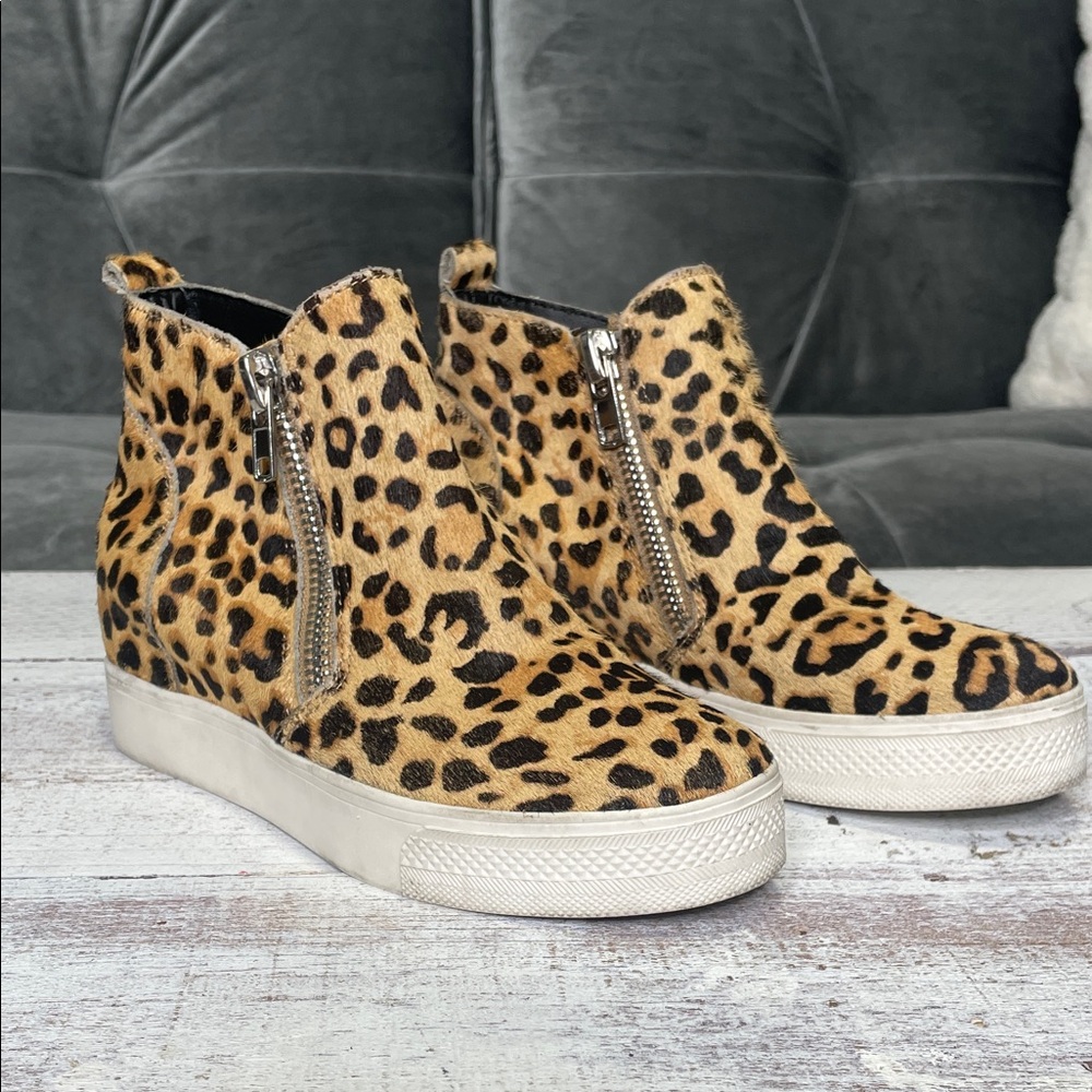 STEVE MADDEN Women’s Leopard Print High-Top Suede Wedgie Sneakers Size 8
